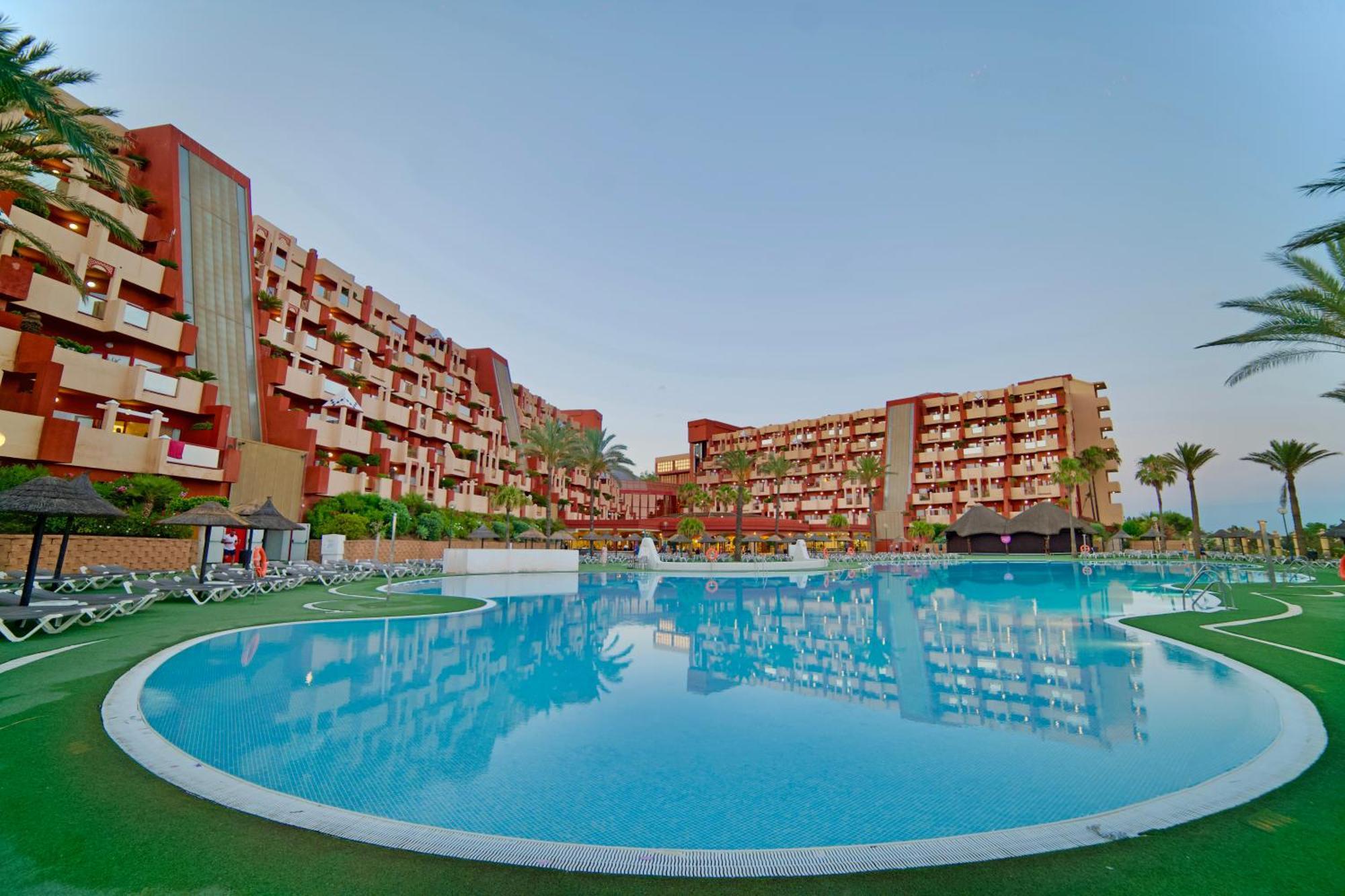 Holiday World Resort Бенальмадена Экстерьер фото